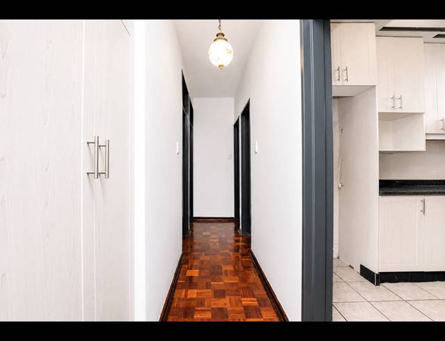2.5 BEDROOM APARTMENT FOR SALE IN GLENWOOD
